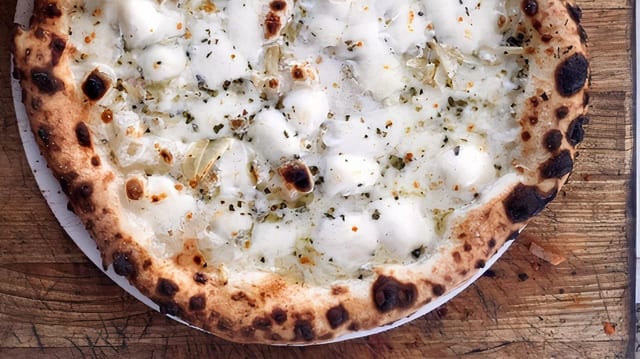 Bianca Pizza.